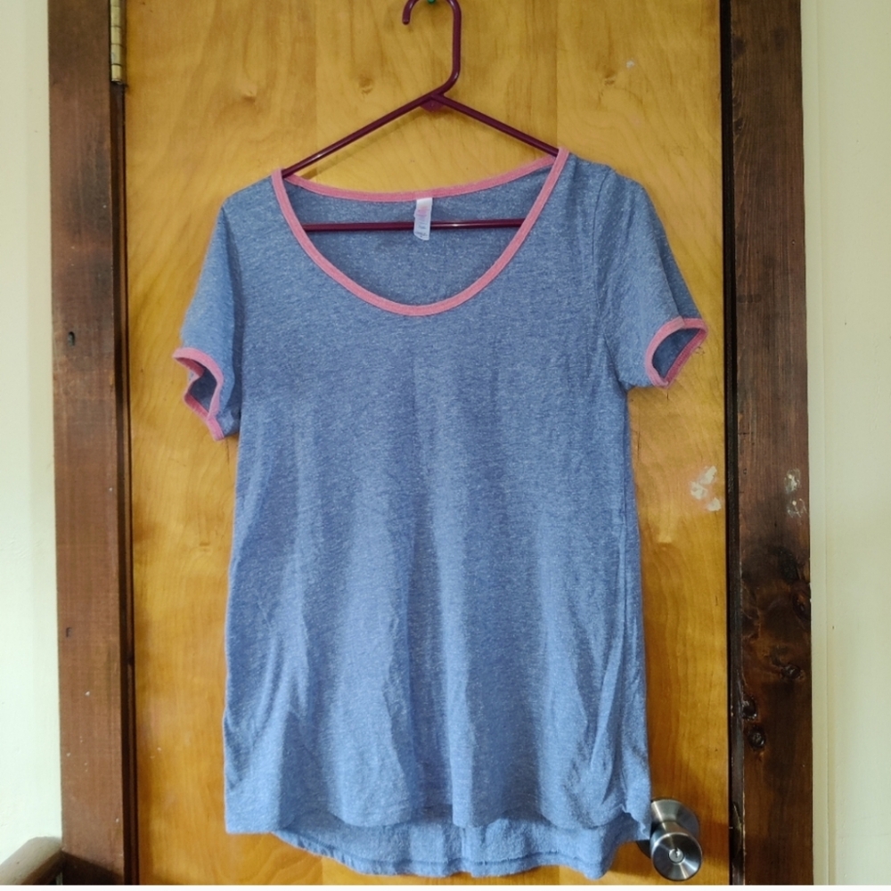 LuLaRoe woman's Classic T Size Small Shirt